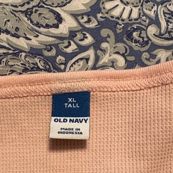 Bundle Old Navy Short Sleeve Henley Top-Black White Peach - Picture 12 of 14